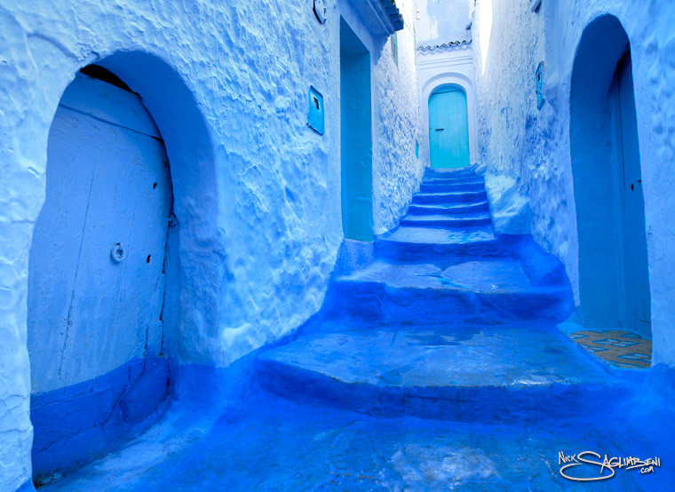 morocco-chefchaouen-blue-city-nick-saglimbeni-hallway.jpg